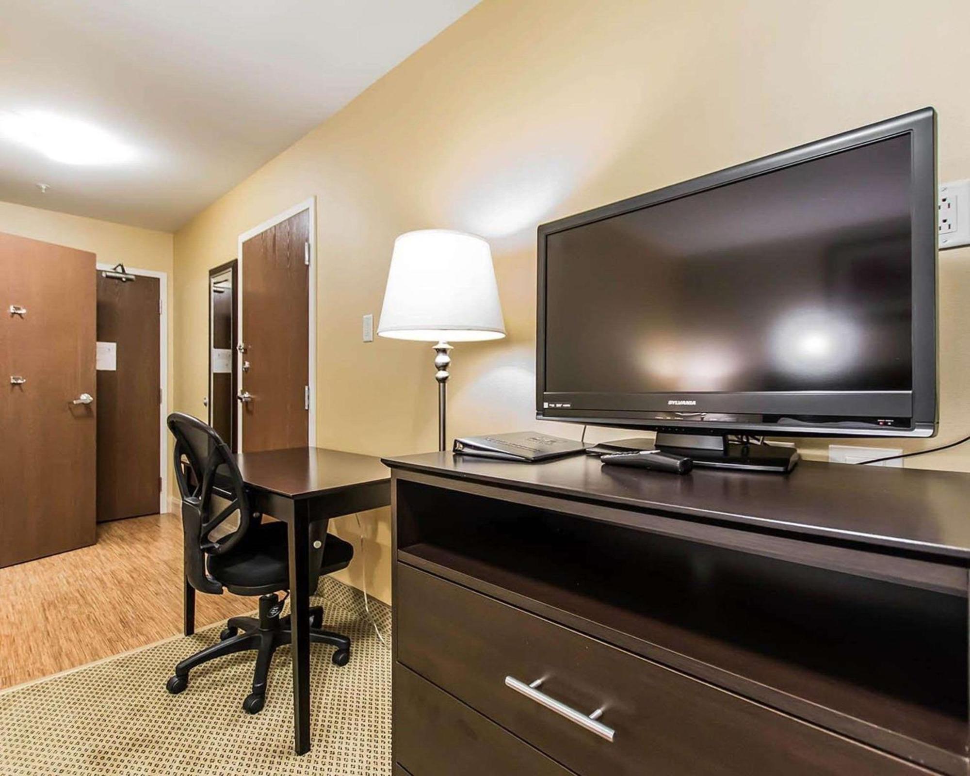 Quality Inn Moncton Bagian luar foto