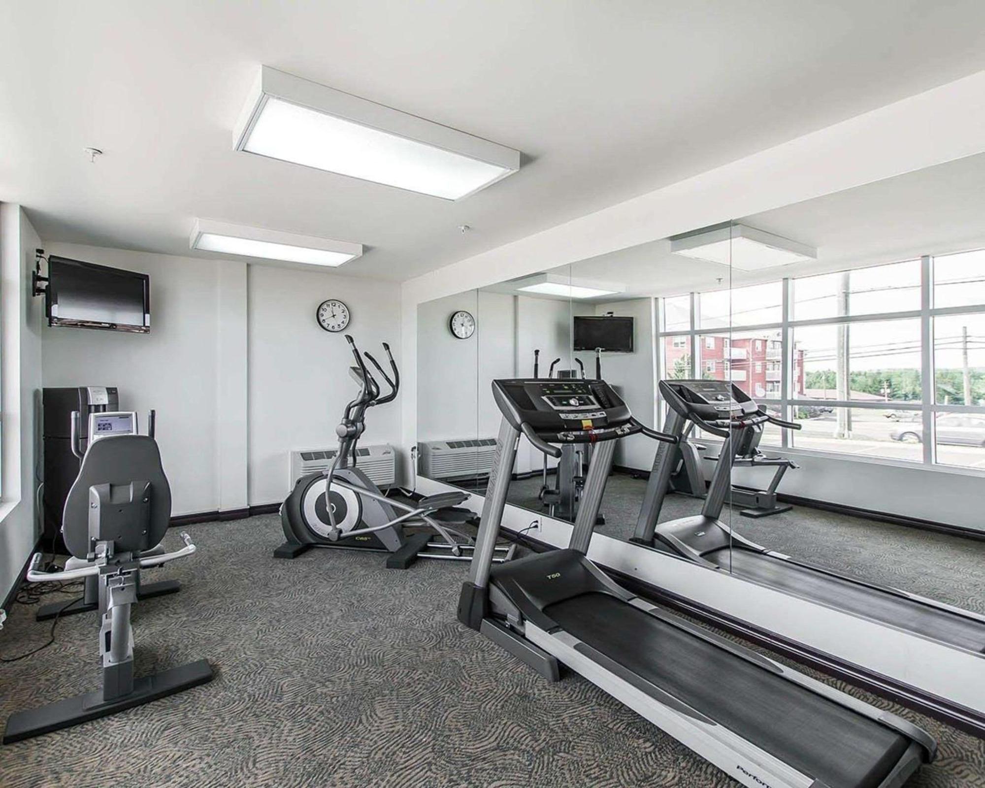 Quality Inn Moncton Bagian luar foto
