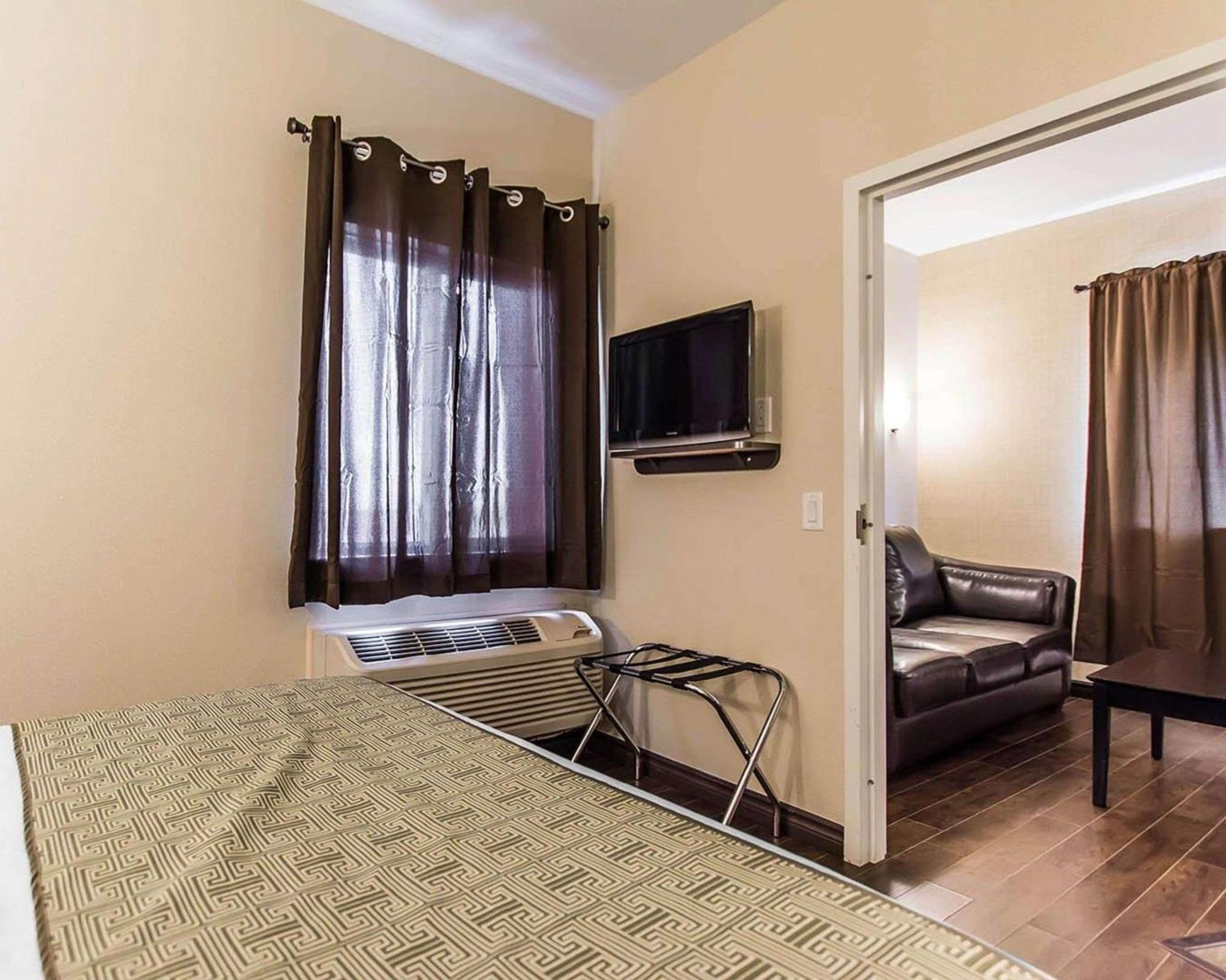 Quality Inn Moncton Bagian luar foto