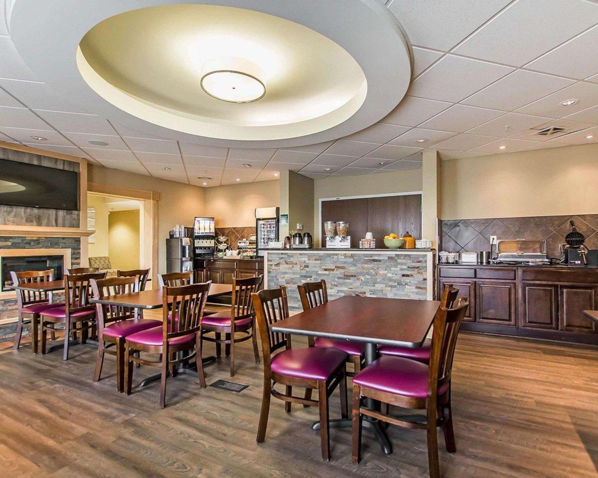 Quality Inn Moncton Bagian luar foto